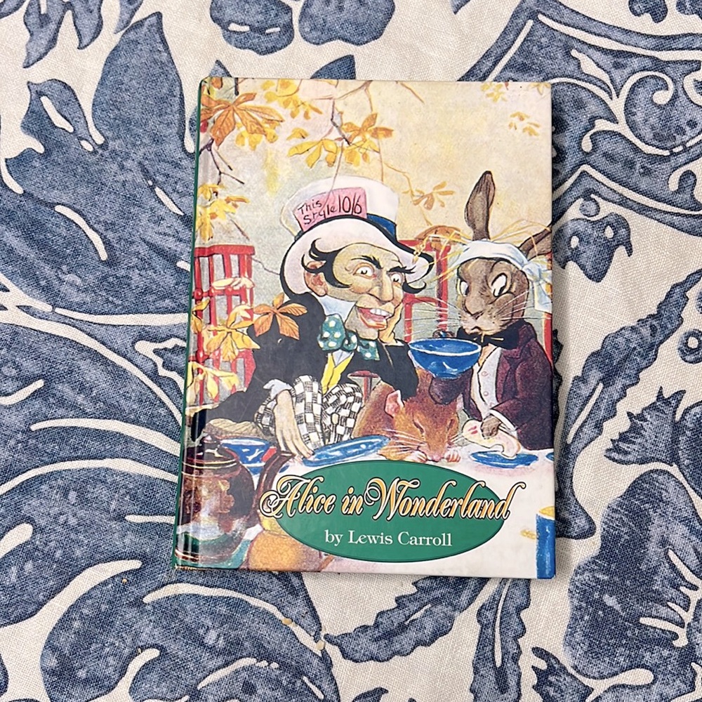 Alice's Adventures in Wonderland by Lewis Carroll
